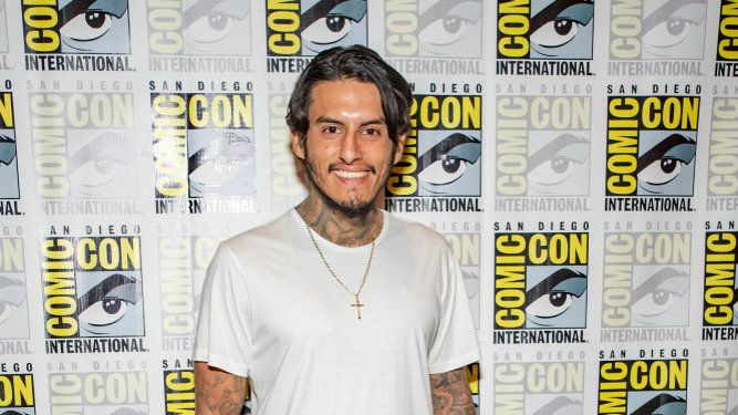 FX’s ‘Mayans M.C.’ Star Richard Cabral Started Off as Background Actor