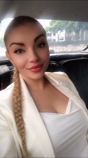 Alona Hodunova - Gallery Image 10