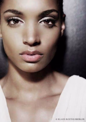 Lea Tshikaya - Gallery Image 4