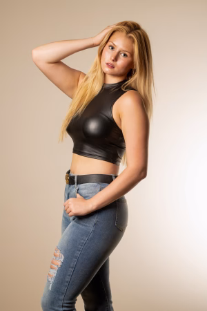 Ella Belle Fuesting - Gallery Image 3