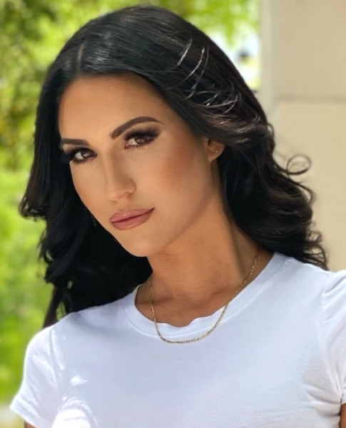 Laura Elizabeth - Profile Photo