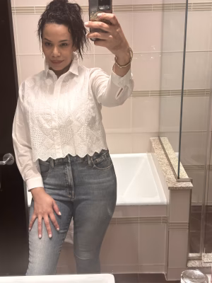 Lisa Smith - Project Casting Gallery Image 4 Lisa Smith - Gallery Image 4