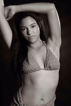 Sunni  Barton - Gallery Image 3