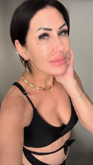 Carmen  Kitts - Gallery Image 4