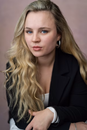 Neve Lofthouse - Project Casting Gallery Image 4 Neve Lofthouse - Gallery Image 4