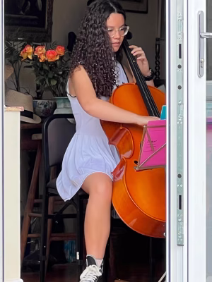 Perla Hardie - Project Casting Gallery Image 6 Perla Hardie - Gallery Image 6