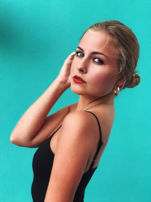 Laurine Lambert - Project Casting Gallery Image 4 Laurine Lambert - Gallery Image 4