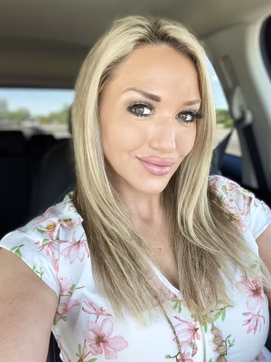 rachael Beach - Project Casting Gallery Image 5 rachael Beach - Gallery Image 5