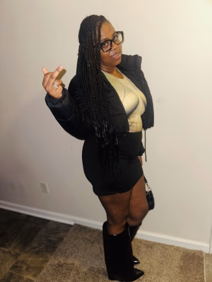 LaShia Holiday - Gallery Image 10
