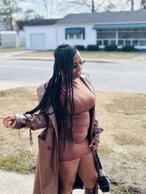 LaShia Holiday - Gallery Image 12