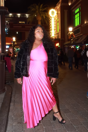 Veronica Wynn - Gallery Image 5