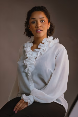 Julie Graven - Project Casting Gallery Image 5 Julie Graven - Gallery Image 5