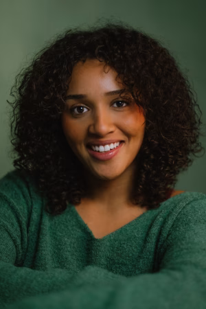 Julie Graven - Project Casting Gallery Image 2 Julie Graven - Gallery Image 2