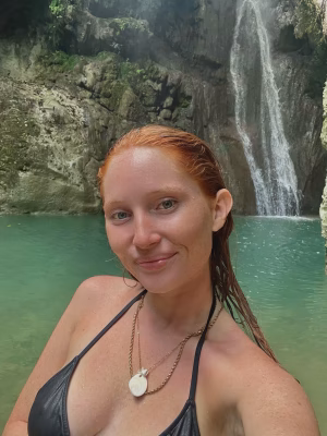 Emmy Rose  Laroche - Gallery Image 9