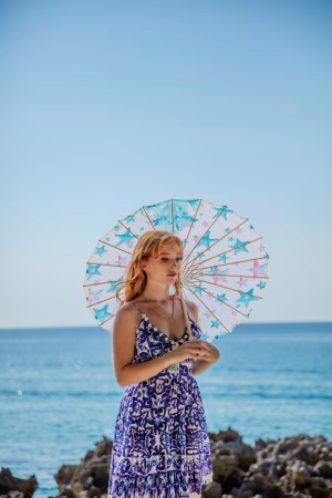 Emmy Rose  Laroche - Gallery Image 4