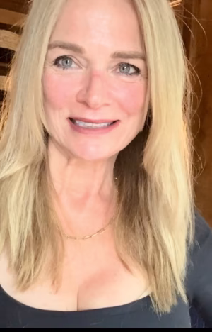 Kim Moore - Gallery Image 10