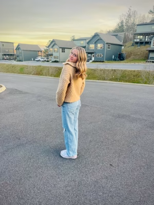 BAYLEE PREUSSER - Project Casting Gallery Image 15 BAYLEE PREUSSER - Gallery Image 15