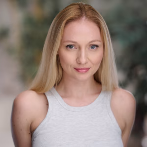 Alina Chernysh - Gallery Image 9