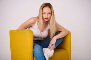 Alina Chernysh - Gallery Image 15