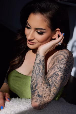 Kristal Leon - Project Casting Gallery Image 10 Kristal Leon - Gallery Image 10