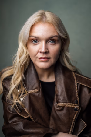 Grace Whiteside - Gallery Image 4