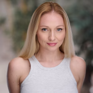 Alina Chernysh - Gallery Image 6