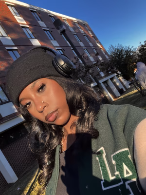 Meghan  Lewis - Gallery Image 6