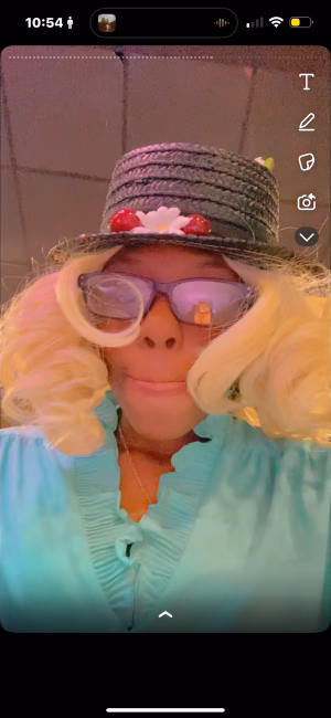 Arianna Faust-Saunders - Project Casting Gallery Image 4 Arianna Faust-Saunders - Gallery Image 4