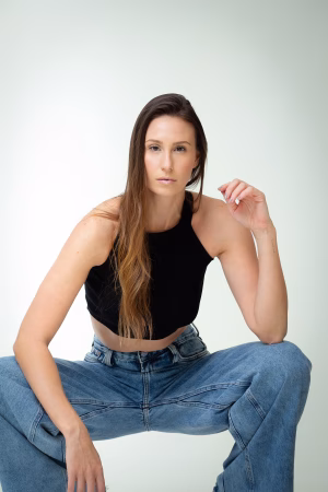 Junia  Krauspenhar - Gallery Image 6