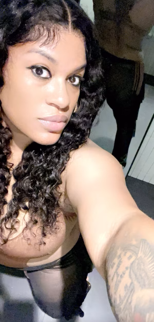 Renatta  Robinson - Gallery Image 3