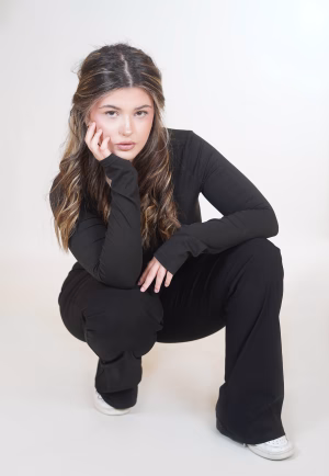 Aitana Leon - Gallery Image 2