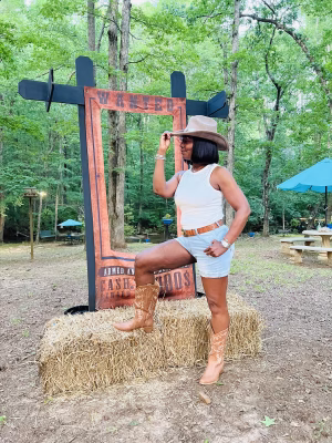 Beverly Hastings - Gallery Image 5