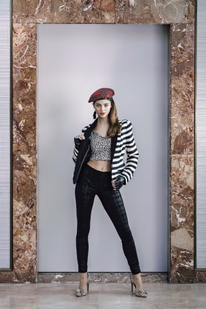 Sarah Mueller - Gallery Image 9