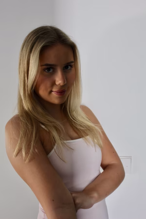 Julie Andersen - Gallery Image 1