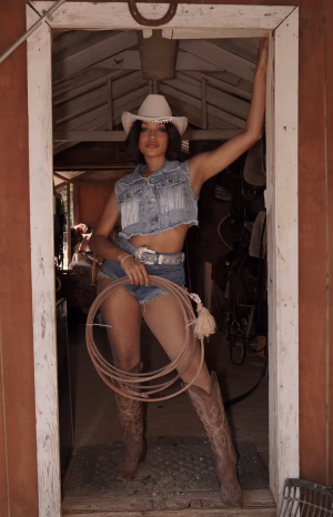 Lexsi Lewis - Gallery Image 3