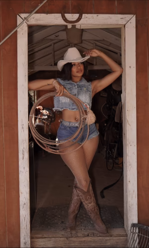 Lexsi Lewis - Gallery Image 4