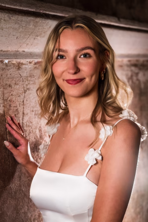 Mia Brady - Gallery Image 3