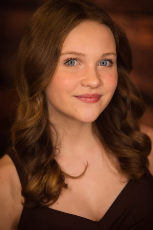 London Davis - Gallery Image 1