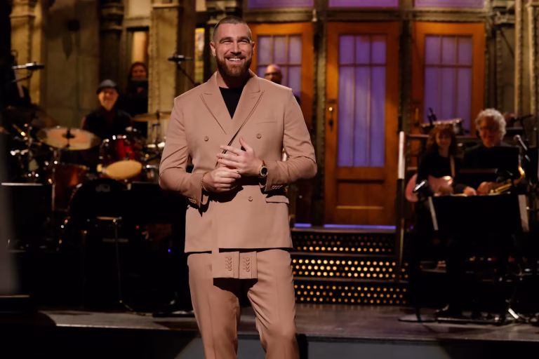 Travis Kelce’s SNL Hosting Journey: Overcoming Challenges in the Spotlight