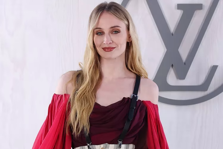 Sophie Turner Never Watched Game of Thrones — But Here’s What She Learned from It