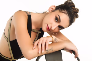 Mari R - Gallery Image 9