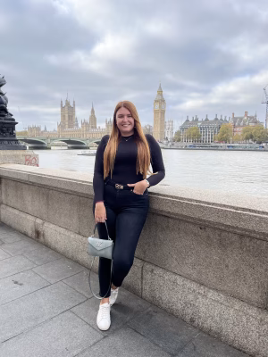 Elizabeth Venereo Londoño - Gallery Image 4