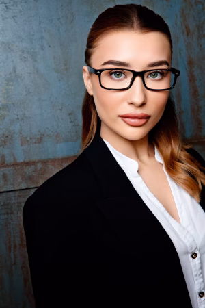 Karyna  Romanova - Gallery Image 17