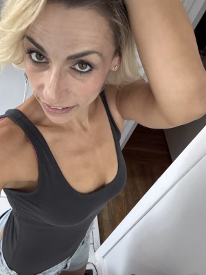 Genevieve Blomeley - Project Casting Gallery Image 14 Genevieve Blomeley - Gallery Image 14