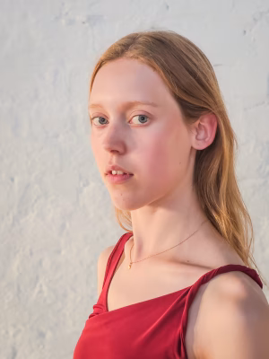 Elysia Winter - Gallery Image 4