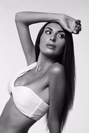 Veronica Megna - Gallery Image 2