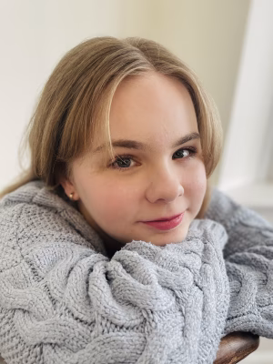 Elizabeth Piechowiak - Project Casting Gallery Image 3 Elizabeth Piechowiak - Gallery Image 3