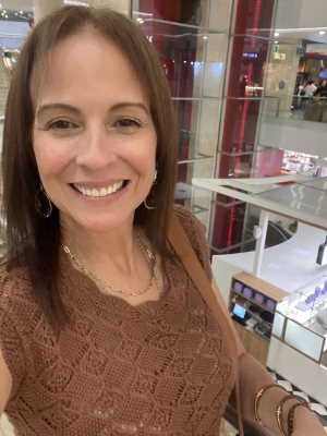 GLORIA VELEZ - Gallery Image 2