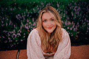Bella McCarthy - Gallery Image 6