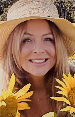 Lisa Hendry - Gallery Image 17